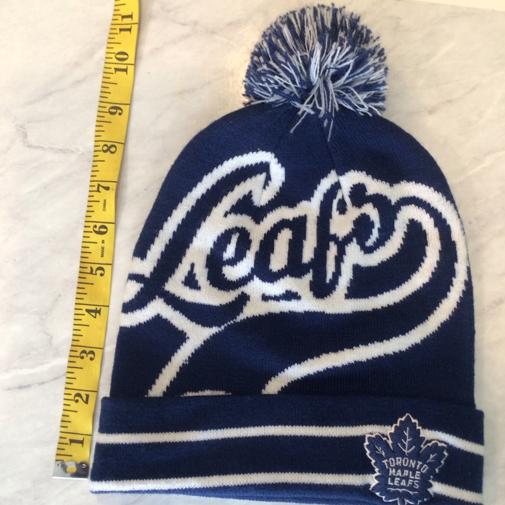 NHL Toronto Maple Leafs Beanie Hat. - Picture 8 of 8